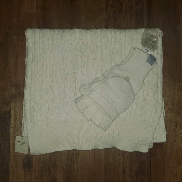 ●HOLD● NWT Women's American Eagle Angora Hair Blend Scarf & Gloves - Ivory Crean - Picture 1 of 5
